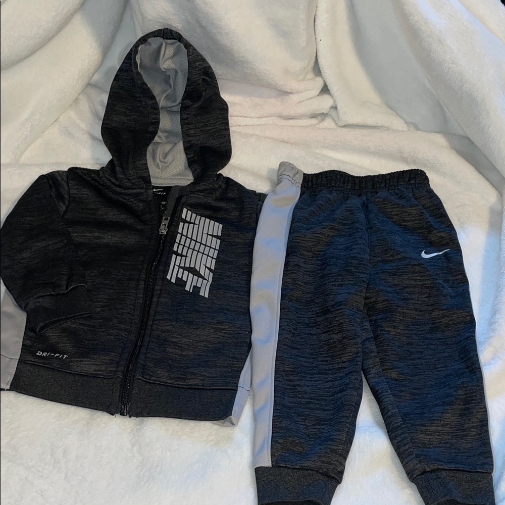 Nike Kids Black and Gray Jogger Set